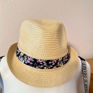 Stylish Tan Fedora with Floral Band